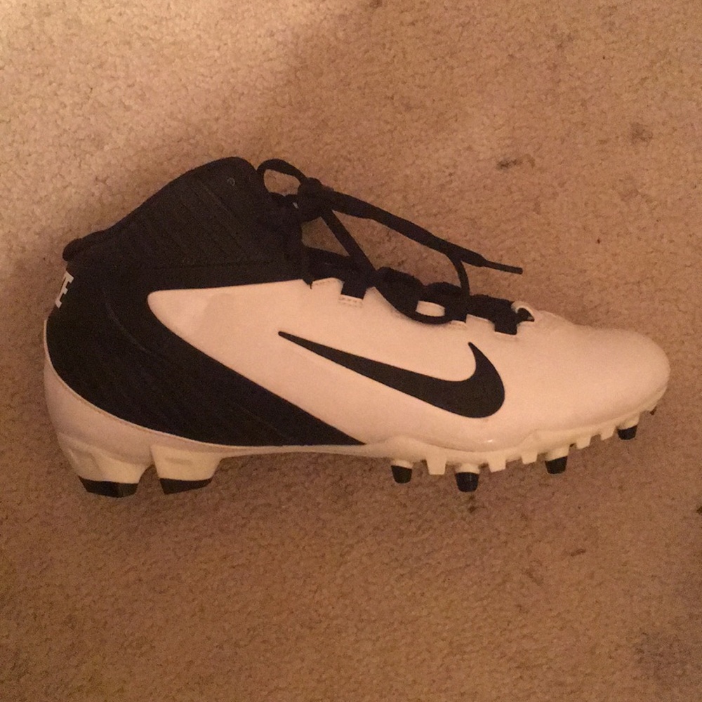 Nike football alpha speed cleats